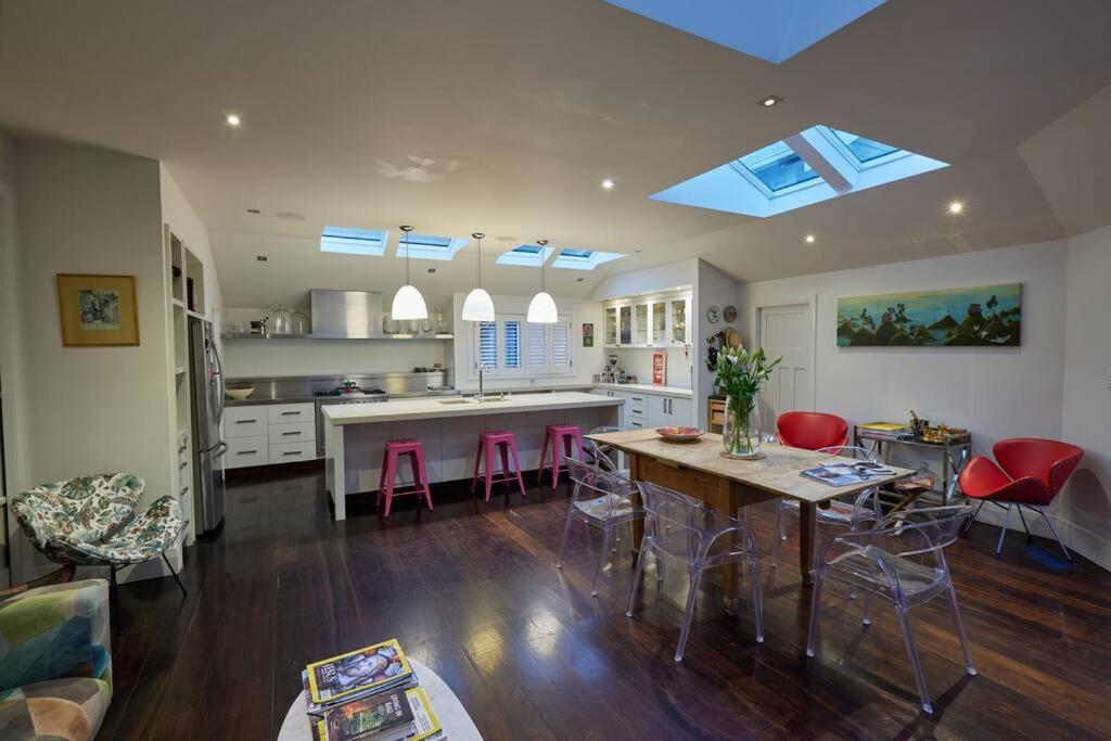 With Hot Tub, Heated Pool & Tennis Court Сasa de vacaciones Wellington