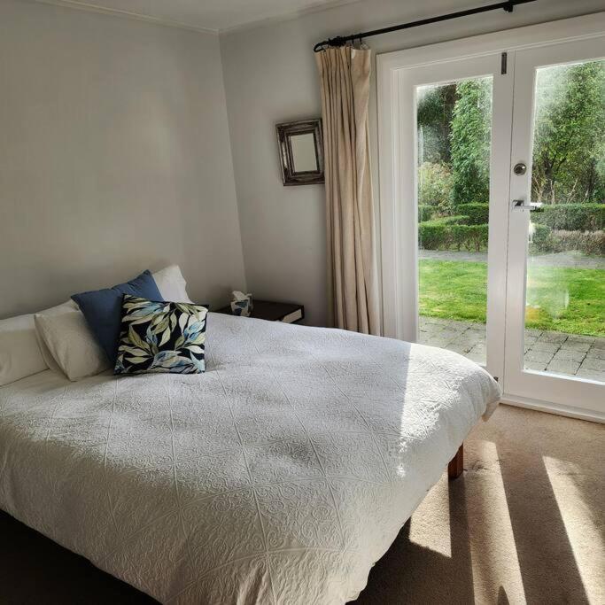 With Hot Tub, Heated Pool & Tennis Court Сasa de vacaciones Wellington
